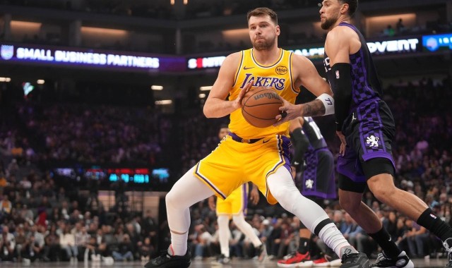 杏彩体育-耻辱输球！詹姆斯根本不防守！威少复仇湖人，东契奇空砍42+7+8+4