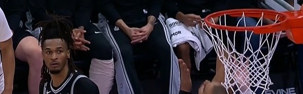 太逆天了也！菲利波夫斯基强硬抛投 文班亚马补防长舒猿臂抓帽